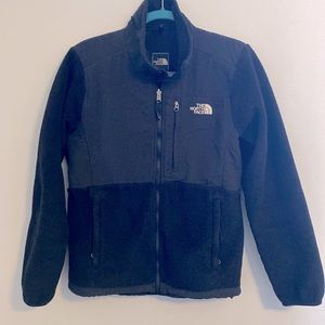 Black M women’s North Face Denali fleece